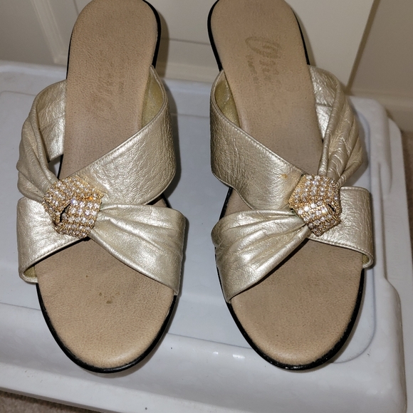 Sandals - Picture 2 of 3